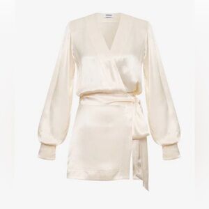 RUMORED ROSE WRAP MINI DRESS in off white size Small